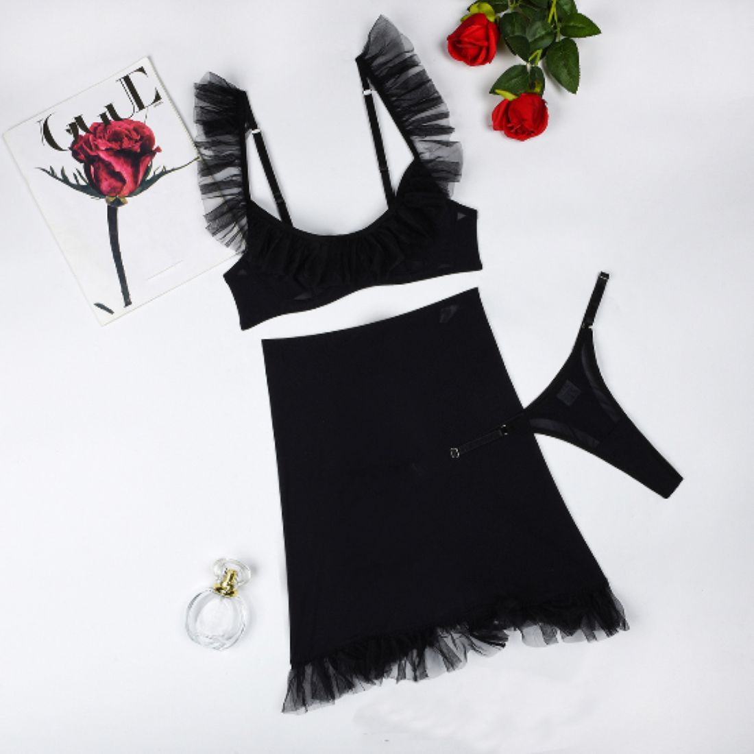 Conjunto Mini Saia, Soutien e String Com Tule