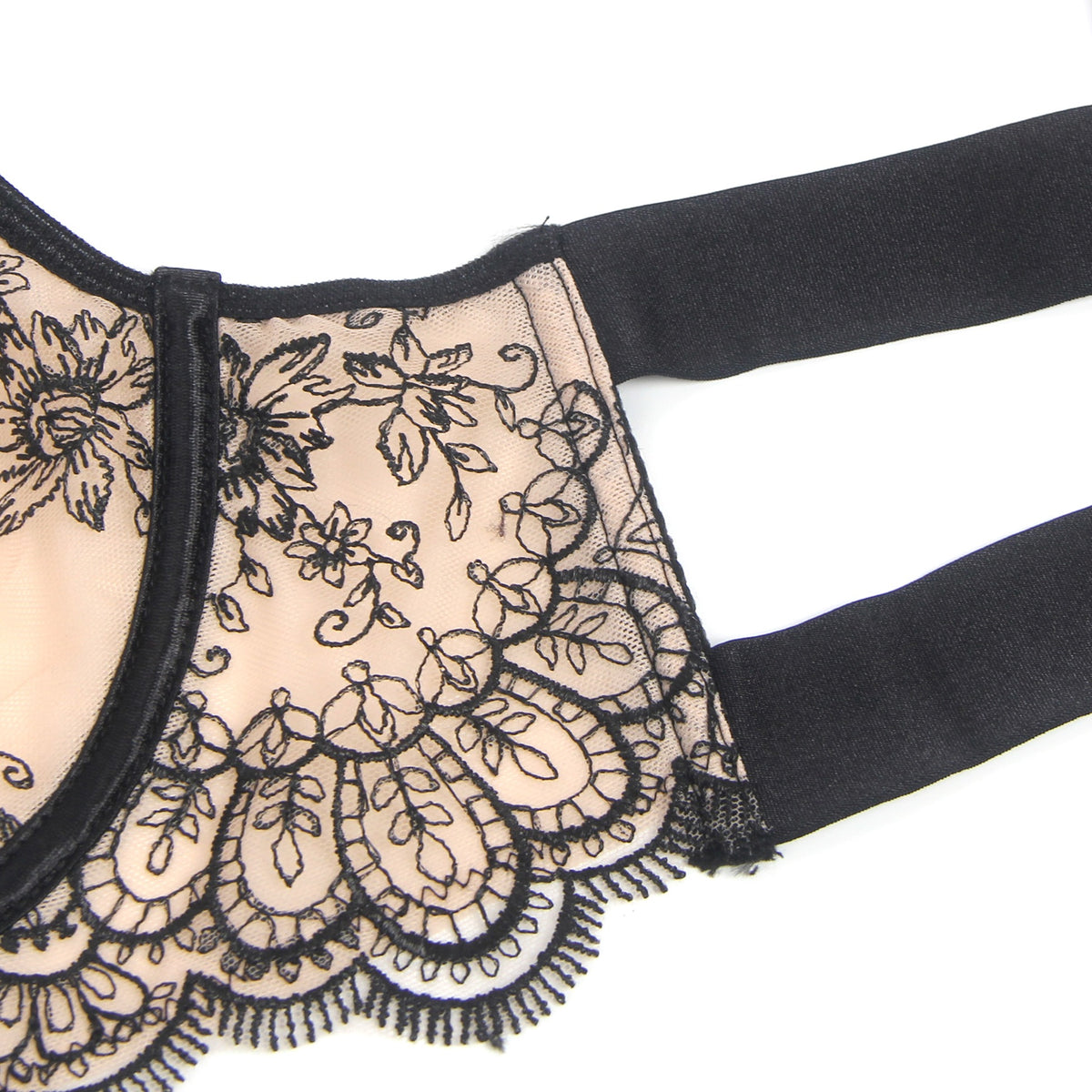 Conjunto de Lingerie Preto em Renda com Ligas - Tamanho L