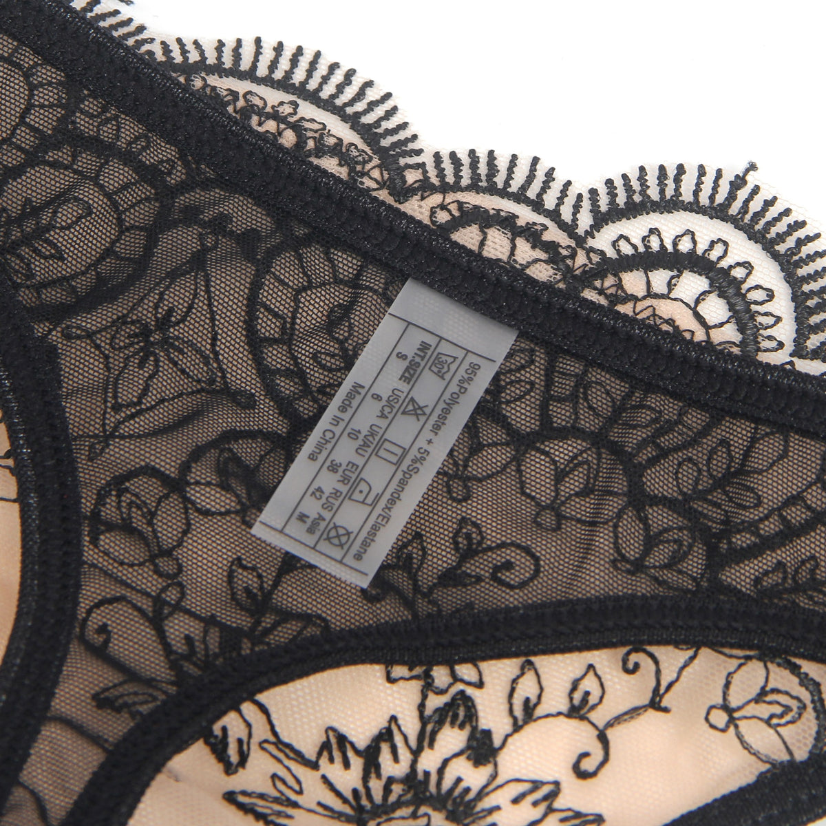 Conjunto de Lingerie Preto em Renda com Ligas - Tamanho L